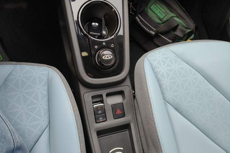 Used Chery QQ Little Ant 2022 Sweet Pink Edition Half-Sugar Version Lithium Iron Phosphate 30 kW 301 km
