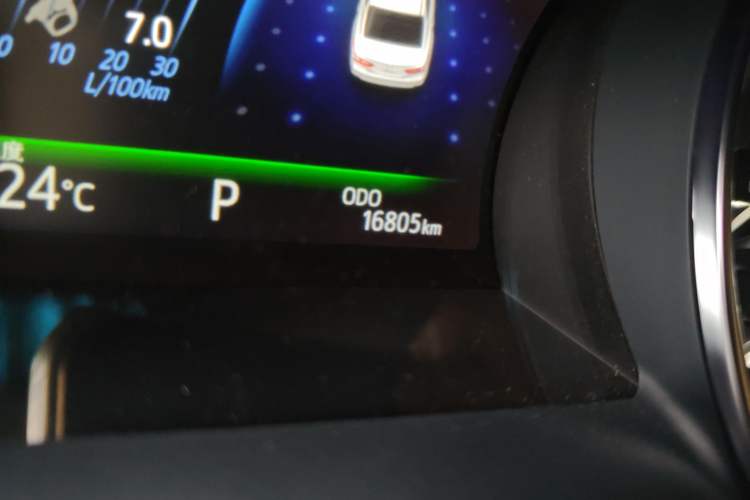 Used Toyota Camry 2019 Dual-Engine 2.5 HG Luxury Edition China VI Standard Odometer Close Up