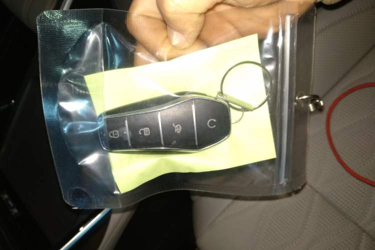 Used BYD Tang New Energy 2025 Model Smart Drive Version DM-i 175KM Deluxe Version Interior 1