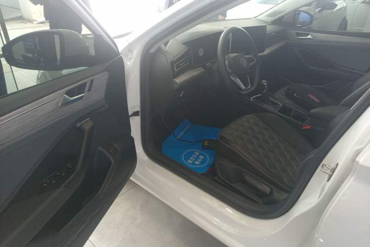 Used Volkswagen Sagitar 2023 300TSI DSG Excellence Edition Driver Seat