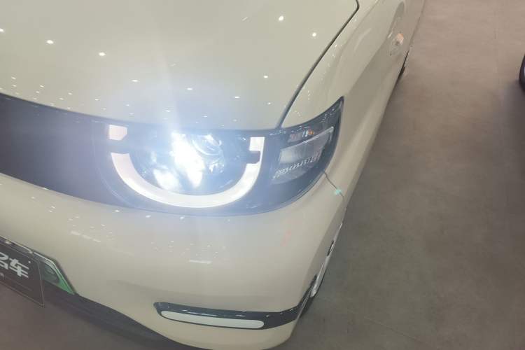 Used Chery QQ Ice Cream 2023 170km Milkshake – Lithium Iron Phosphate Left Front Headlight