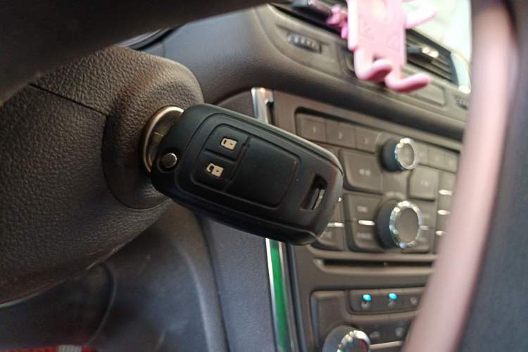 Used Buick Encore 2015 1.4T Automatic Two-Wheel Drive Urban Elite Version