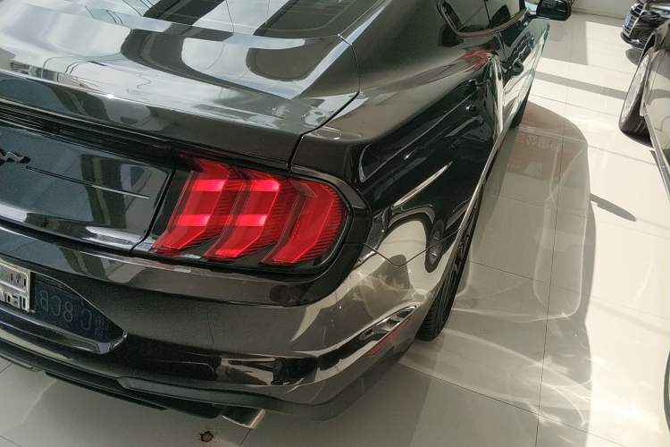 Used Ford Mustang 2019 2.3T Automatic Hardtop Base Version U.S. Specification