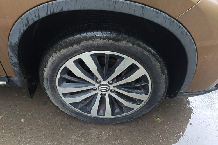 Used GAC Trumpchi GS4 2016 235T Manual Luxury Edition Right Front Wheel Hub