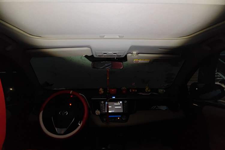 Used Toyota RAV4 2015 2.0L CVT Two-Wheel Drive Fashion Edition