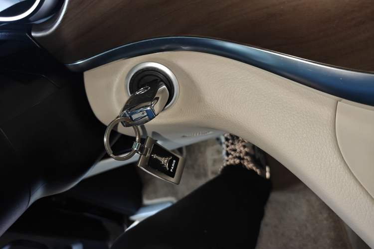 Used Mercedes-Benz V-Class 2022 V 260 Prestige Edition Vehicle Key