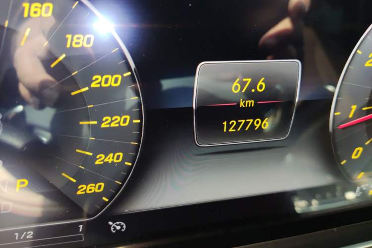 Used Mercedes-Benz E-Class 2019 E 260 L Sport Edition Odometer Close Up