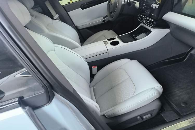 Used Leapmotor C01 2023 Range-Extended 216 Comfort Edition Right Front Seat