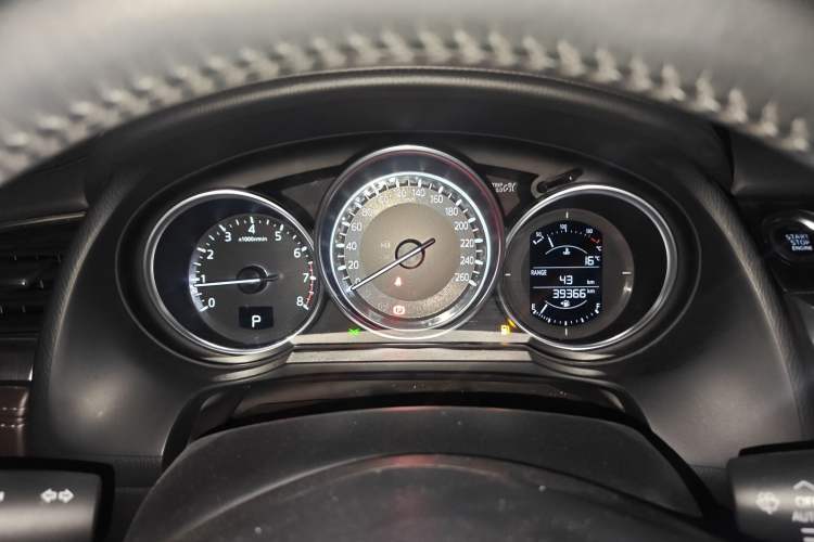 Used Mazda Atenza 2018 2.0L Blue Sky Luxury Edition China VI Standard
