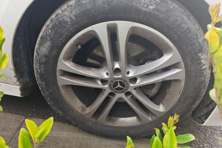 Used Mercedes-Benz A-Class 2023 A 180 L Right Front Wheel Hub