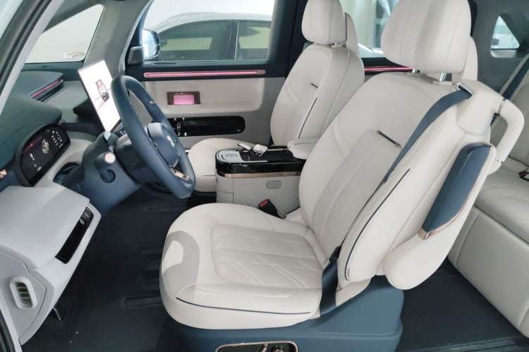 Used Zeekr MIX 2025 Long-Range Intelligent Driving Edition
