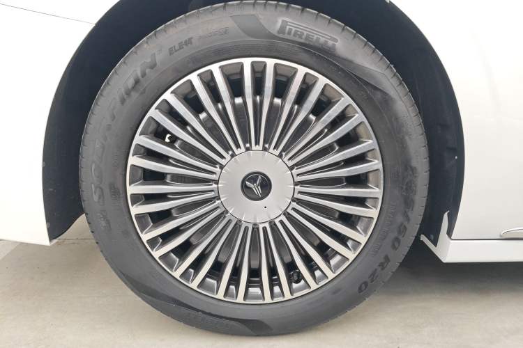 Used VOYAH Dream 2025 PHEV Four-Wheel-Drive Flagship Kunpeng Edition Right Rear Wheel Hub