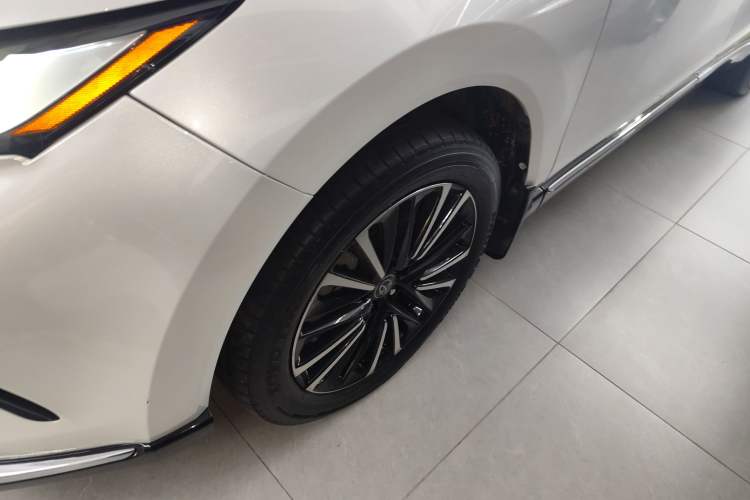 Used Toyota Venza 2023 2.0L CVT Two-Wheel Drive Prestige Version