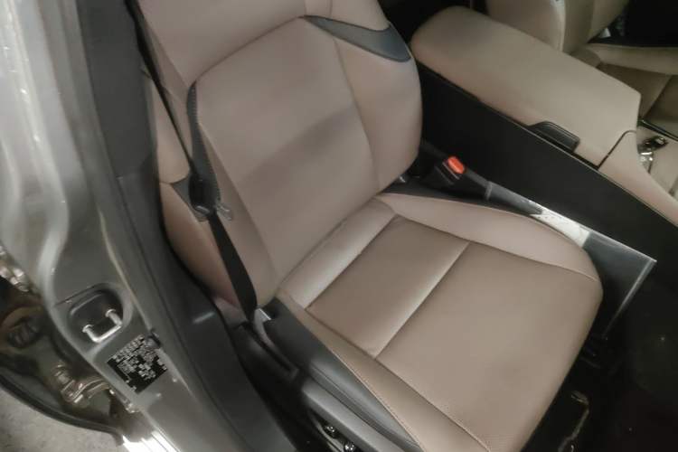 Used Lexus ES 2023 200 Excellence Edition
