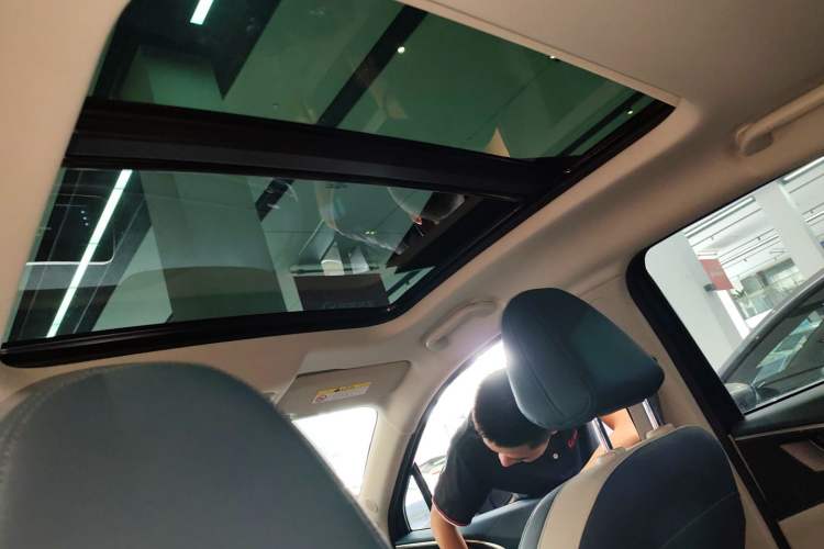 Used ORA Good Cat 2023 401 km Standard Range Premium Version Lithium Iron Phosphate
