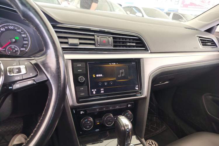 Used Volkswagen Lamando 2019 280TSI DSG Comfort Edition China VI standard
