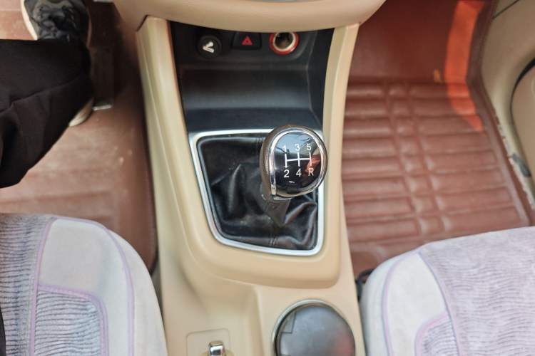 Used Baojun 730 2014 1.5L manual standard trim 7 seats