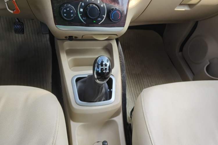 Used BAIC Weiwang M30 2015 1.5L Comfort version DAM15
