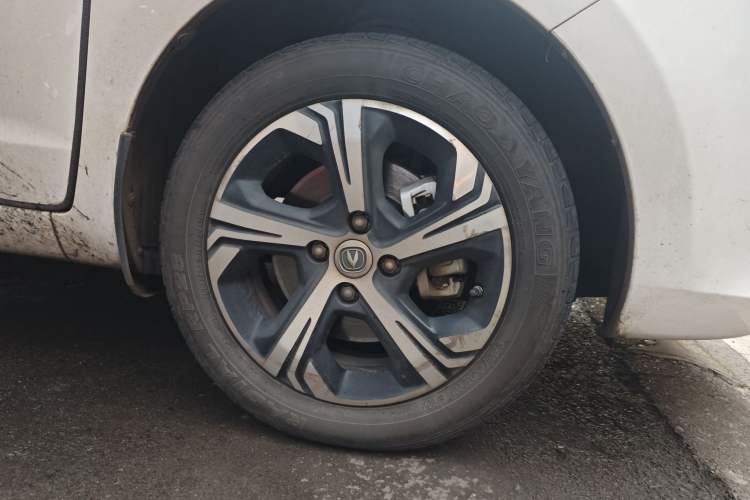 Used CHANGAN OSHAN Benni E-Star 2022 Qingxin Edition Colorful Model Lithium-NMC Right Front Wheel Hub