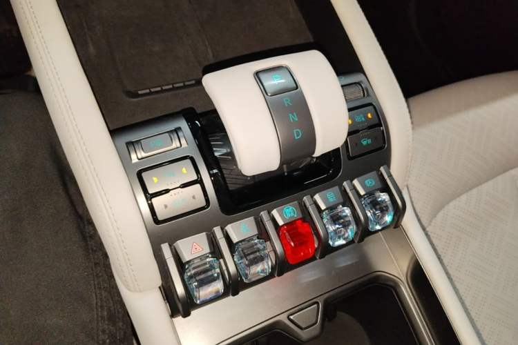 Used Formula Leopard Titanium 3 2025 501KM All-Wheel Drive Intelligent Driving Ultra Version