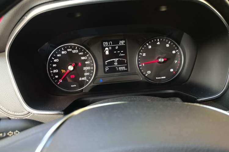 Used Roewe RX5 2016 20T Two-Wheel Drive Automatic Internet Smart Edition