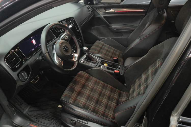 Used Volkswagen Golf GTI 2018 2.0 TSI GTI
