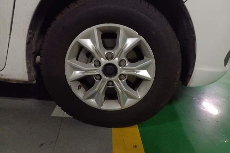 Used SAIC MAXUS G10 2014 2.0T Automatic Elite Edition
