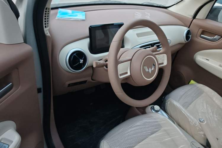 Used Wuling Hongguang MINIEV 2025 Four-Door Version Advanced Edition
