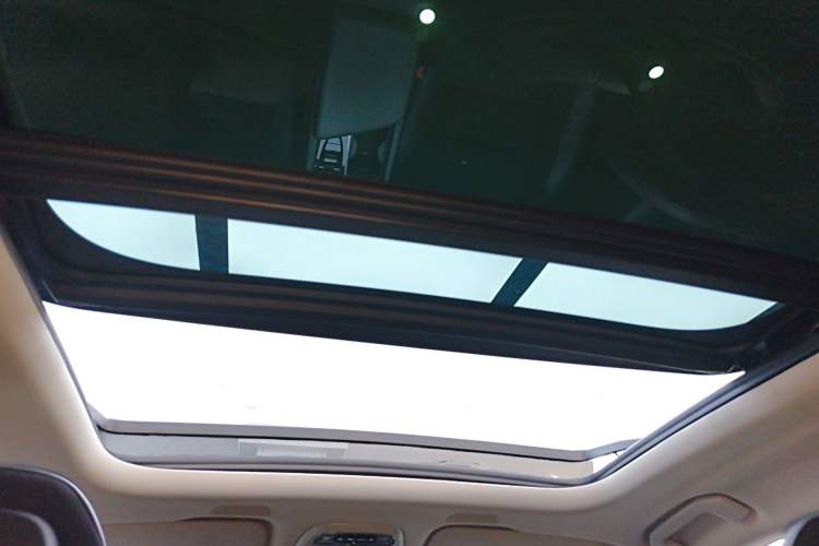 Used Volvo XC60 2018 T4 Zhiyi Edition Headliner