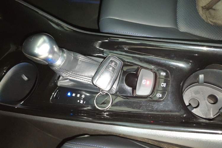 Used Toyota C-HR 2020 2.0L Leading Edition Gear Lever