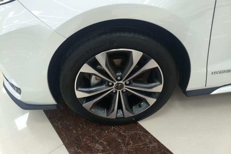 Used Toyota Granvia 2023 2.5L Hybrid Flagship VIP Edition