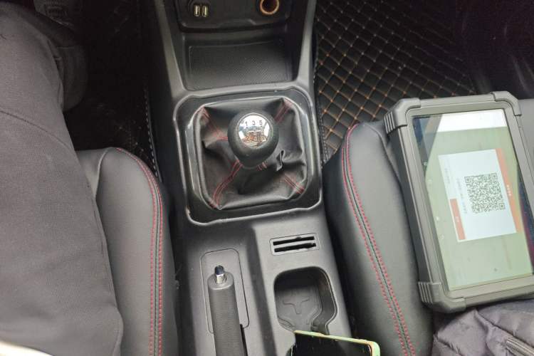 Used CHANGAN OSHAN X70A 2019 1.5L Manual Basic Version China VI Standard
