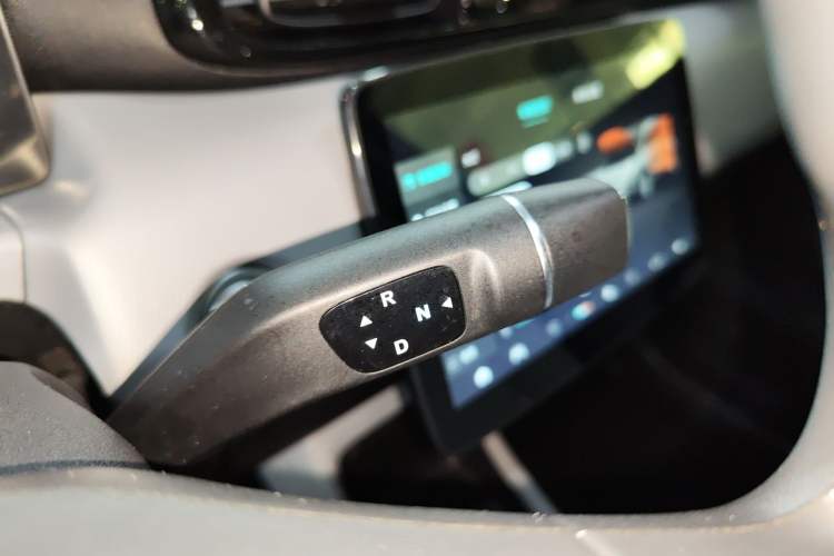 Used Leapmotor T03 2022 Agate Edition Gear Lever