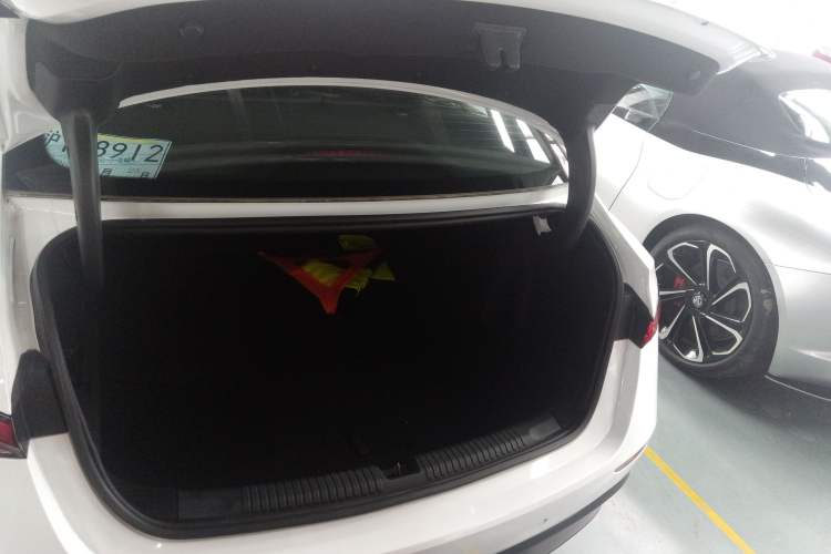 Used Roewe D7 2025 DMH 125km World Champion Edition Trunk