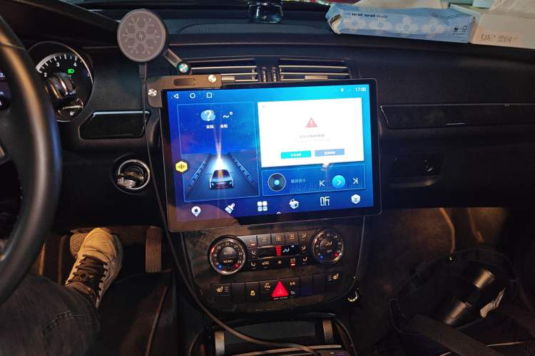 Used Mercedes-Benz R-Class 2017 R 320 4MATIC Business Edition Prestige Model
