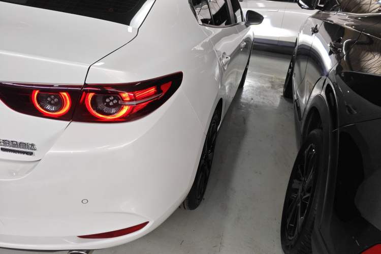 Used Mazda 3 Axela 2023 2.0L Automatic ZhiZhen Edition Right Rear Taillight