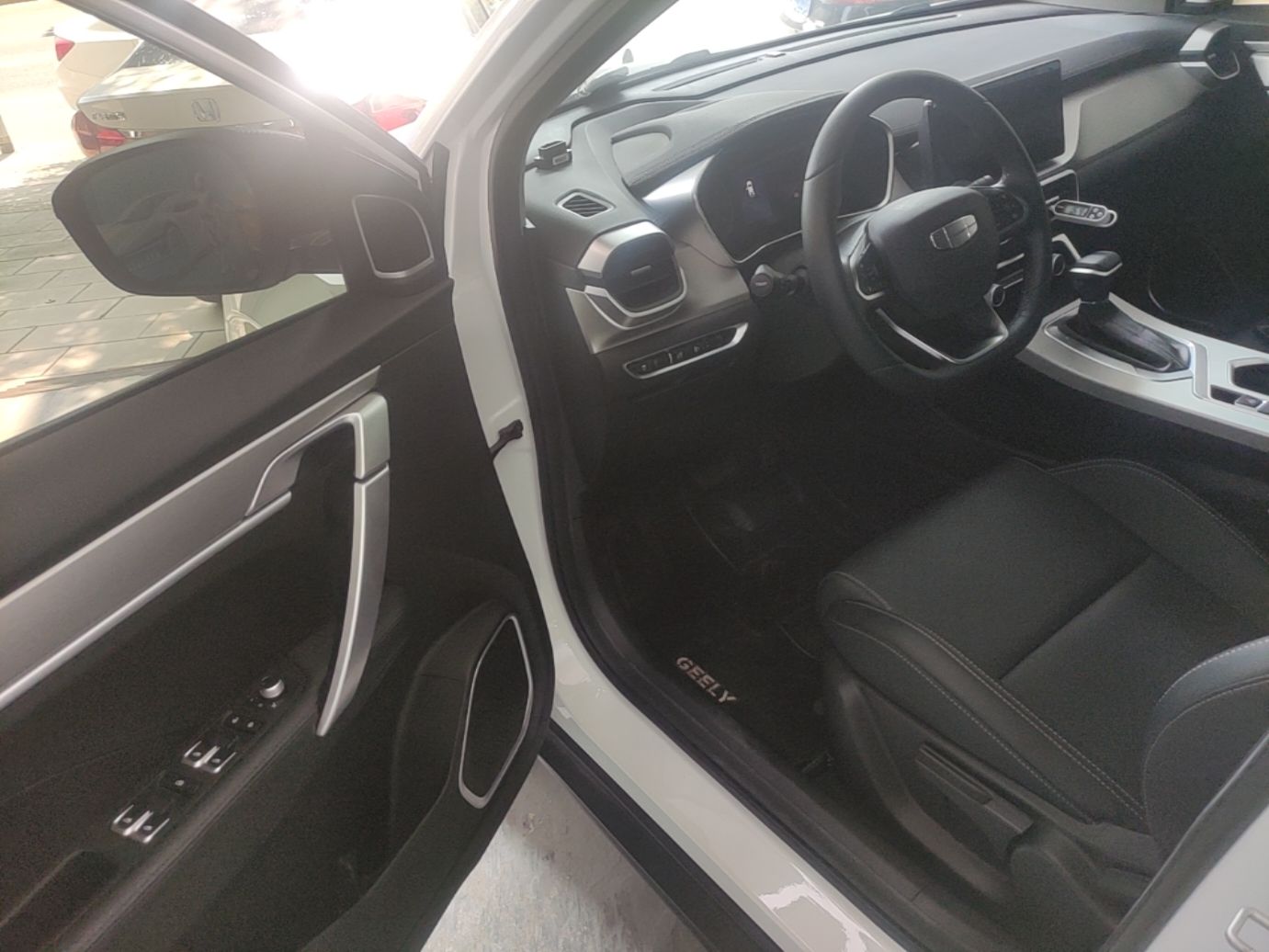 Geely Auto Coolray 2025 1.5L CVT Super Edition — снимка 20