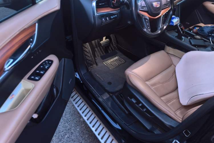 Used Cadillac XT5 2018 28E 4x4 Platinum Edition