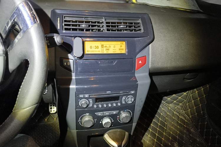 Used Citroen C-Quatre 2012 Hatchback 1.6L Automatic LeShang Model Audio And AC Panel