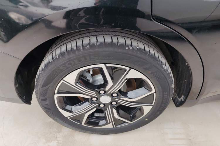 Used Hongqi E-QM5 2021 Charging Version Flagship Edition Exterior 5