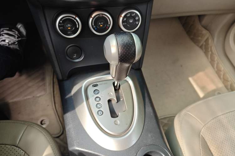 Used Nissan Qashqai 2010 20X LE CVT 2WD Gear Lever