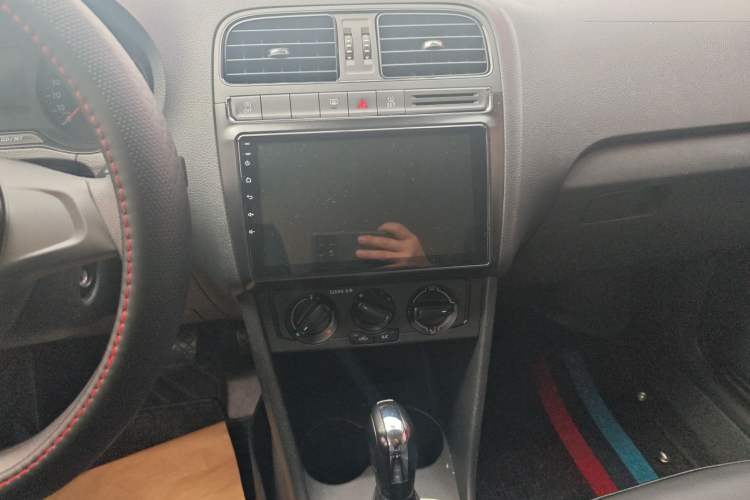 Used Volkswagen Polo 2018 1.5L Automatic Advanced Driving Model Audio And AC Panel