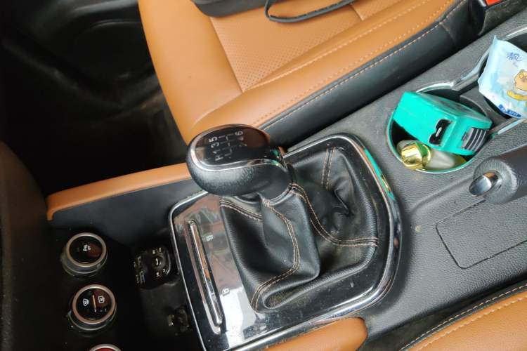 Used CHANGAN OSHAN CX70 2017 CX70T 1.5T Manual High-Performance Edition Gear Lever