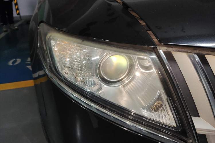 Used Lincoln MKT 2010 3.5T EcoBoost AWD Right Front Headlight