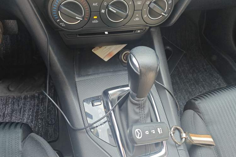 Used Mazda Mazda 3 Axela 2014 Sedan 1.5L Automatic Comfort Model