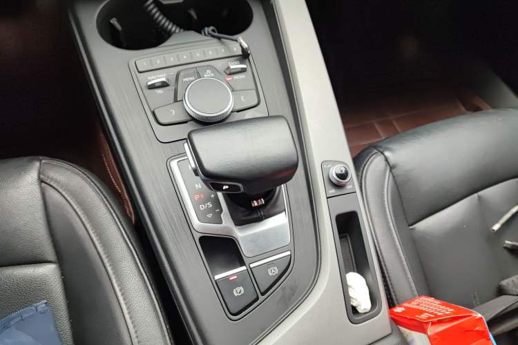 Used Audi A4L 2018 30th Anniversary Edition 40 TFSI Trendy Model