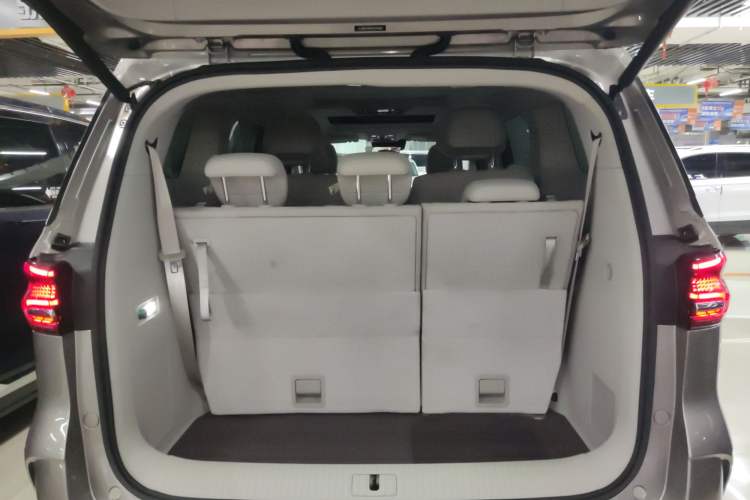 Used Roewe iMAX8 New Energy 2025 1.5T DMH Lu Zun Deluxe Edition
