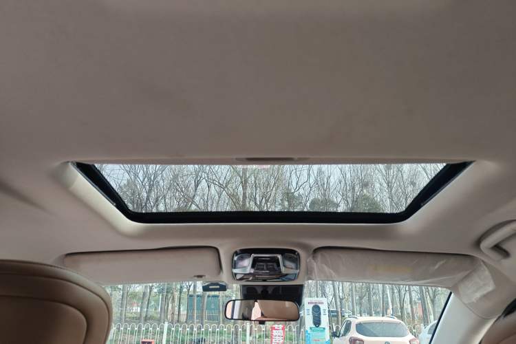 Used JAC Refine RF8 PHEV 2024 Zhiling Edition 1.5T 150KM Flagship Model – Lithium Iron Phosphate