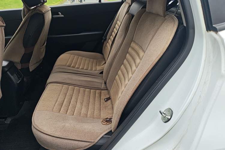 Used Hyundai ix25 2015 1.6L Automatic Two-Wheel-Drive Deluxe DLX Model Left Rear Seat