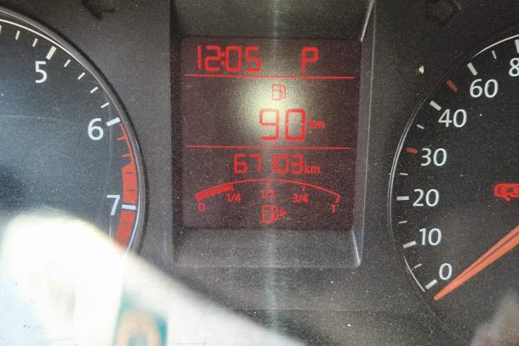 Used Volkswagen Santana 2015 1.6L Automatic Comfort Edition Odometer Close Up